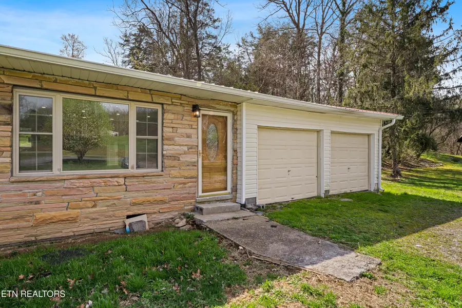 1025 Scarlet Rd, Newport, TN 37821 - #3