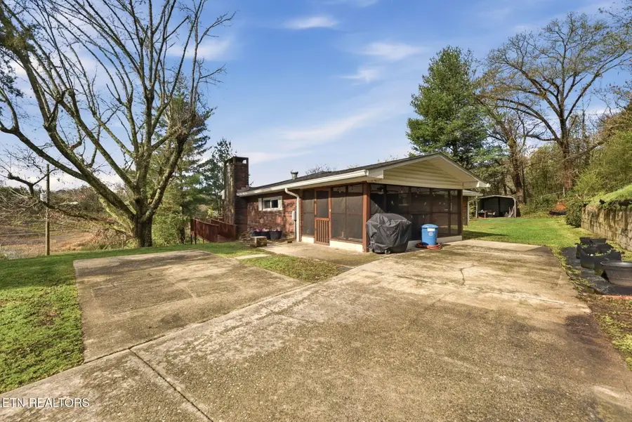 104 Richards Drive, Oliver Springs, TN 37840 - #2