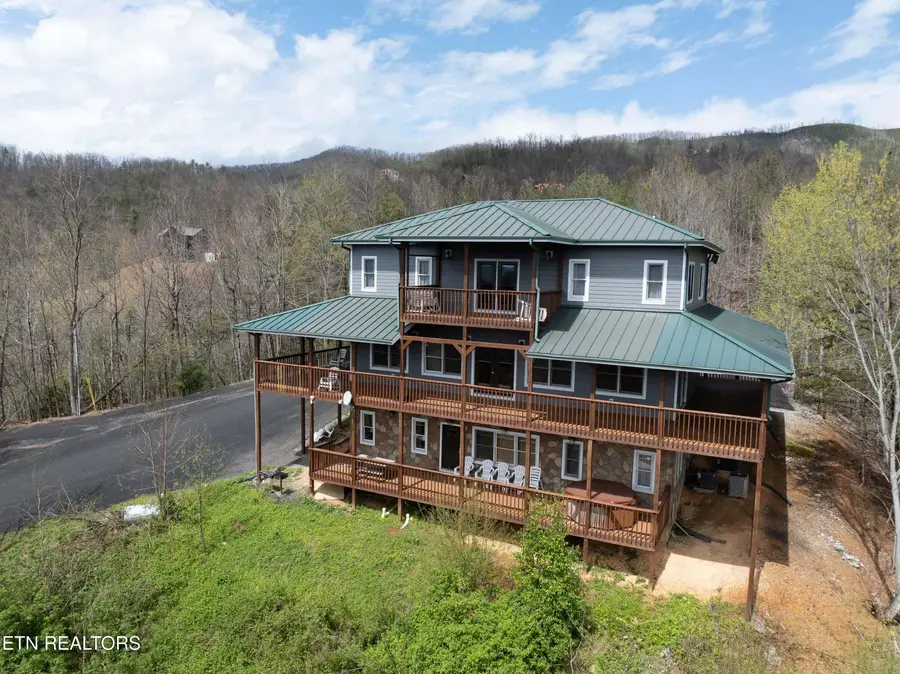 510 Wildflower Ridge Rd, Gatlinburg, TN 37738 - #3