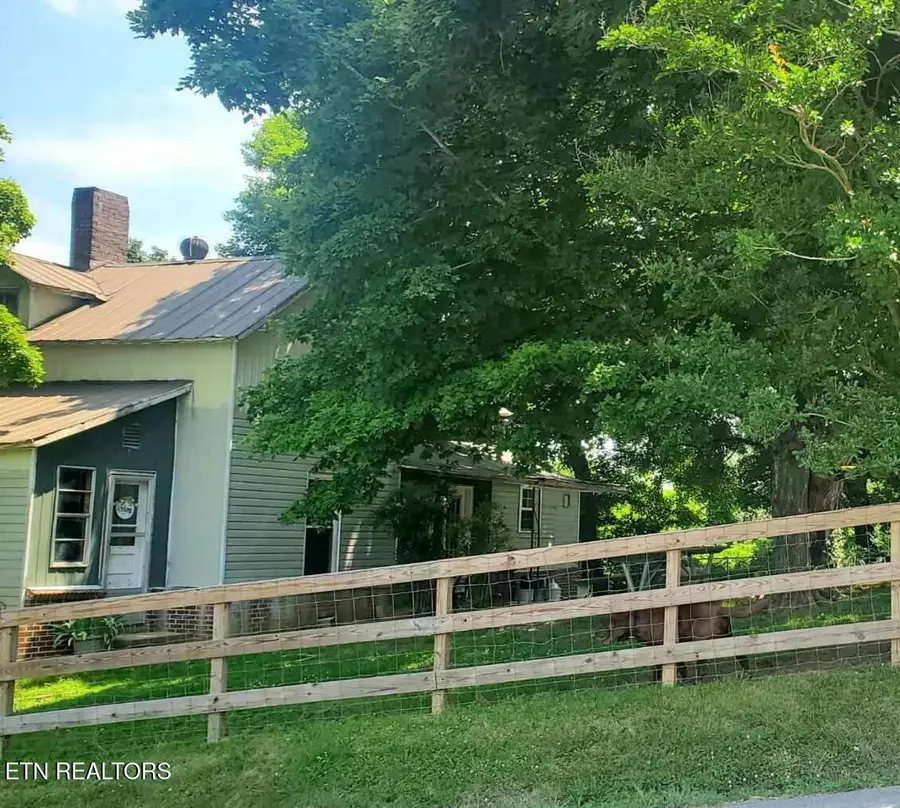 359 Depot St, Vonore, TN 37885 - #2