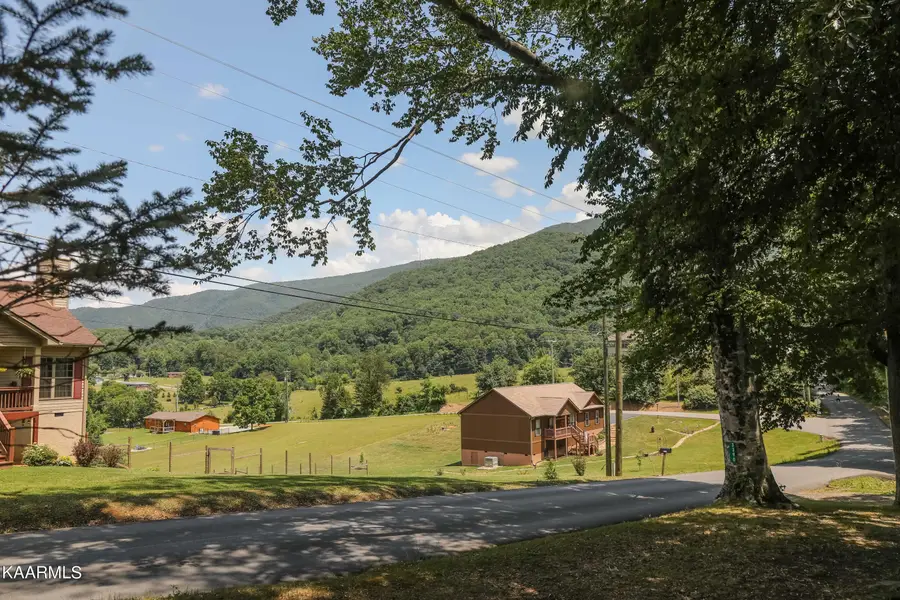 3390 Robeson Rd, Sevierville, TN 37862 - #2