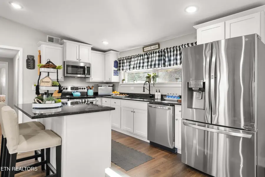 507 Short St, Athens, TN 37303 - #3