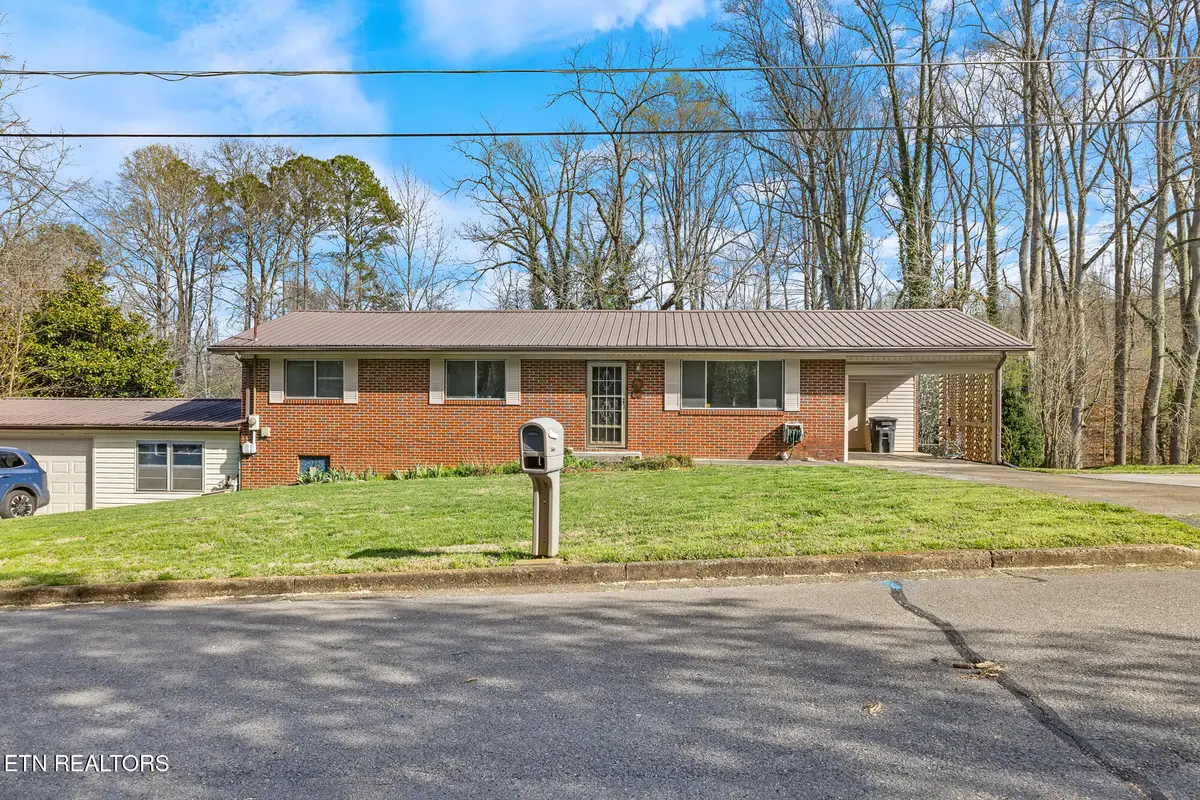 717 James St, Athens, TN 37303 - #1