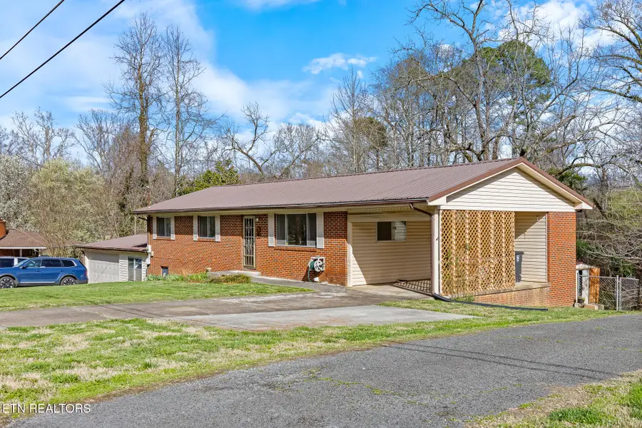 717 James St, Athens, TN 37303 - #3