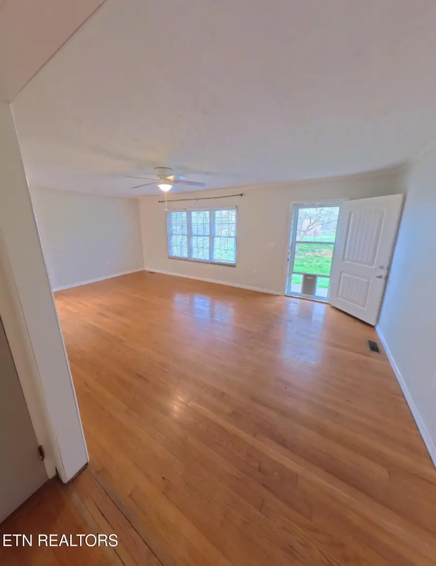 1052 Sunset Circle, Newport, TN 37821 - #3