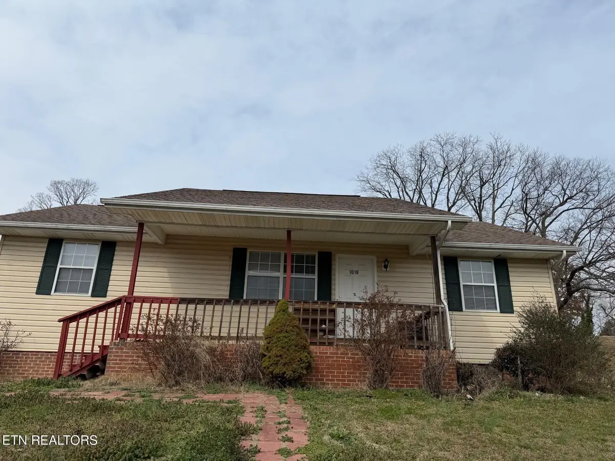 1019 E 4th North St, Morristown, TN 37814 - #1