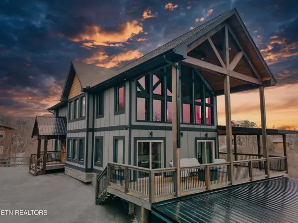 633 Pinecrest Drive, Gatlinburg, TN 37738