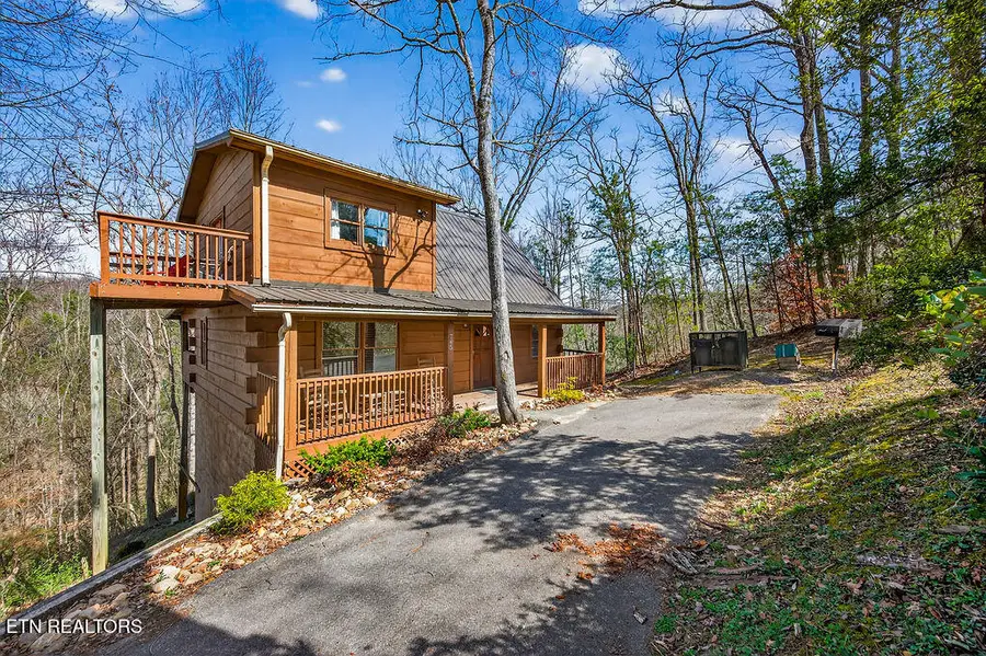 745 Ski View Lane, Pigeon Forge, TN 37876 - #2
