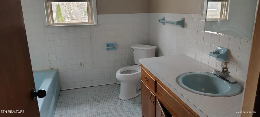 710 Dogwood Rd, Rockwood, TN 37854 - #2