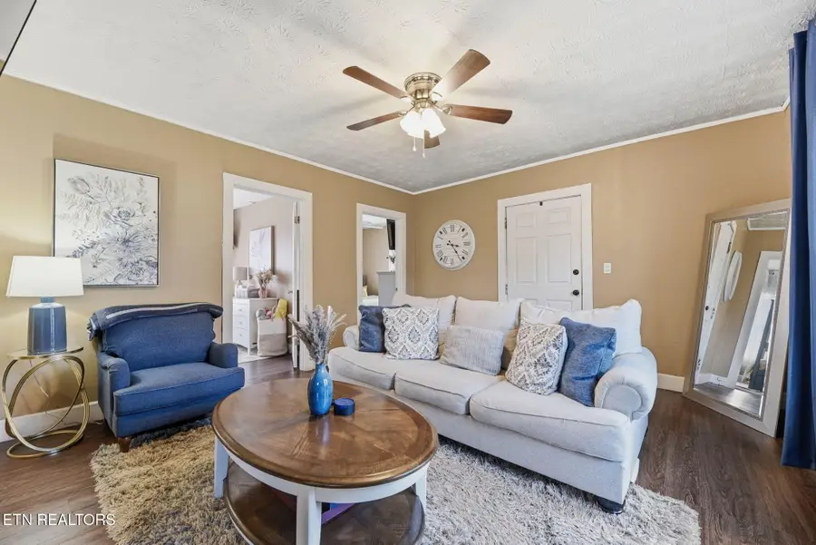 124 E Franklin St, Alcoa, TN 37701 - #2