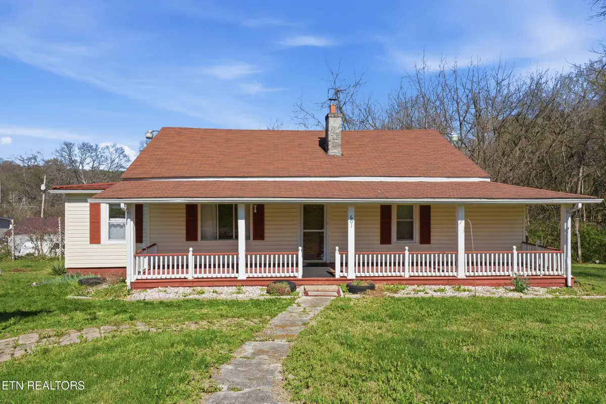 601 Kingston St, Lenoir City, TN 37771 - #1