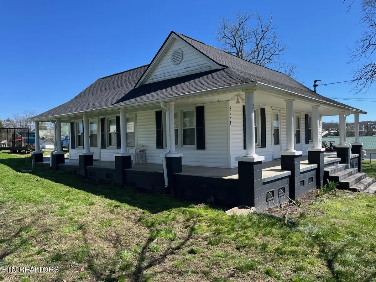 204 Queener St, Jacksboro, TN 37757 - #1