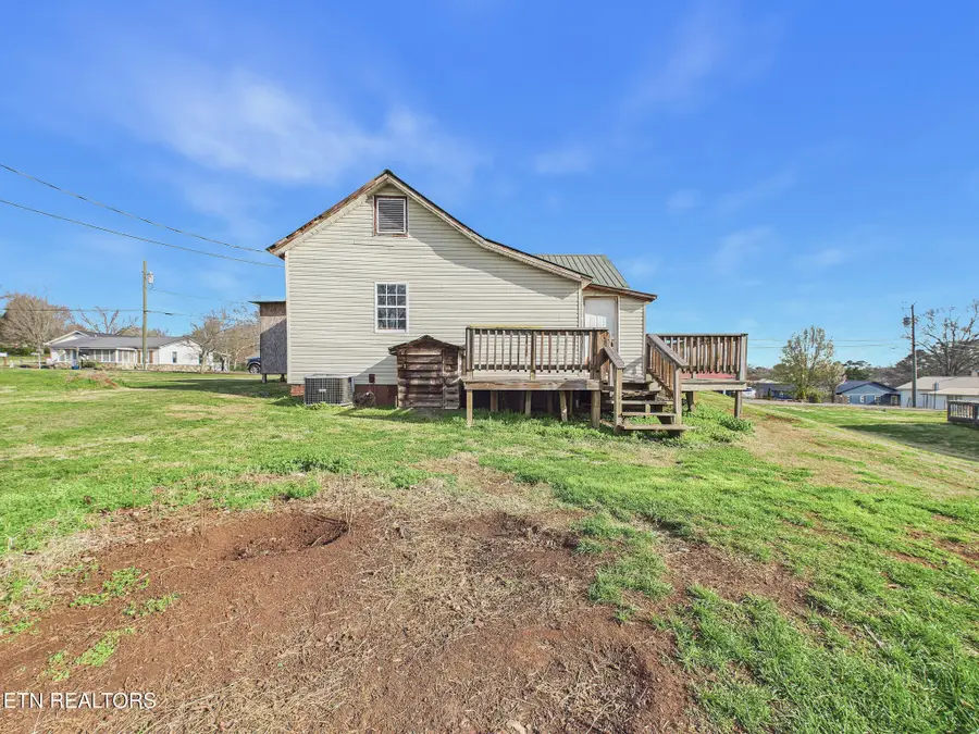 605 Bennett St, Sweetwater, TN 37874 - #3