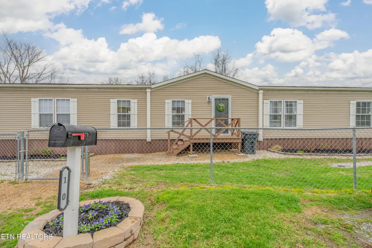 120 Sweet St, New Tazewell, TN 37825 - #1