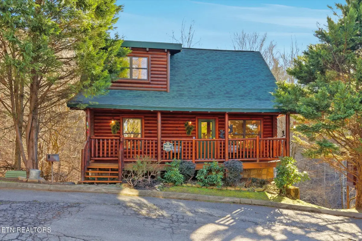 2016 Bear Creek Way, Pigeon Forge, TN 37862 - #1