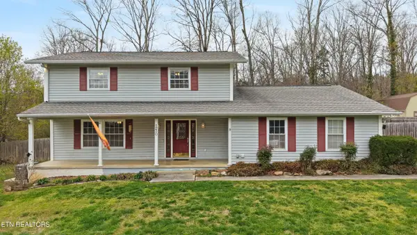 1230 Live Oak Circle, Knoxville, TN 37932