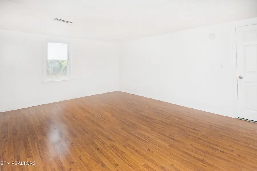 504 Wharf St, Loudon, TN 37774 - #3