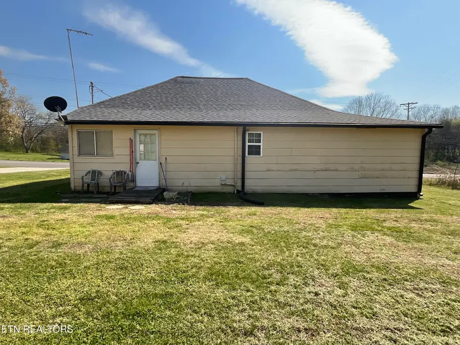1100 8th St, Etowah, TN 37331 - #3