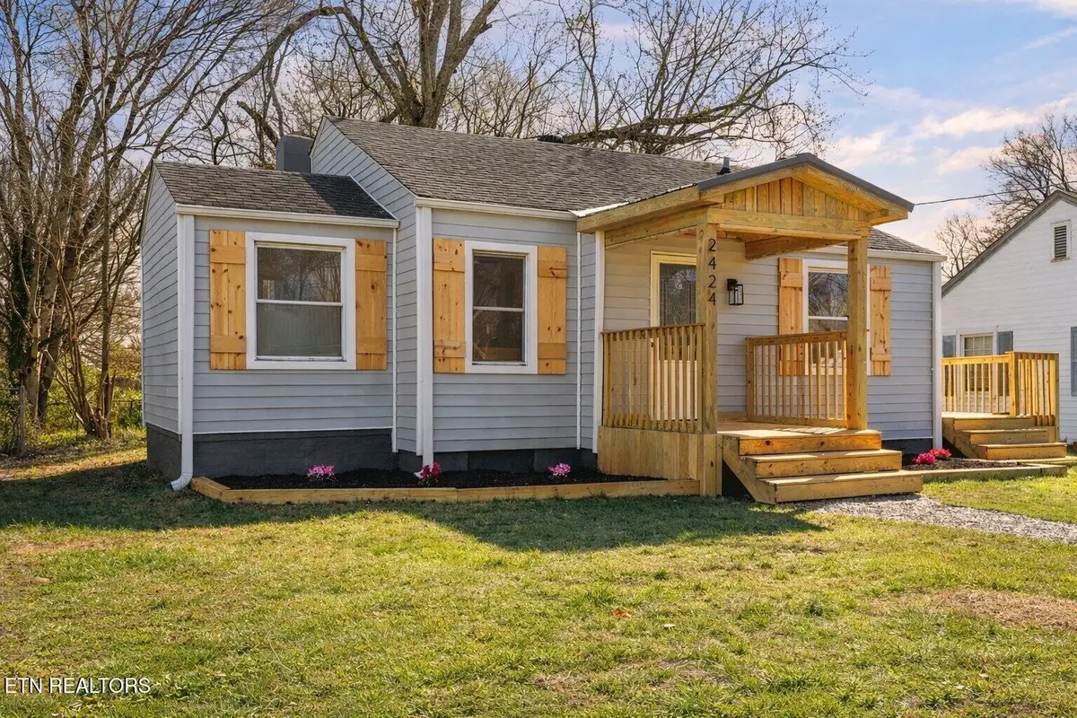 2424 Lawson Ave, Knoxville, TN 37917 - #1