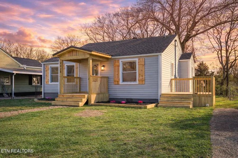2424 Lawson Ave, Knoxville, TN 37917 - #2