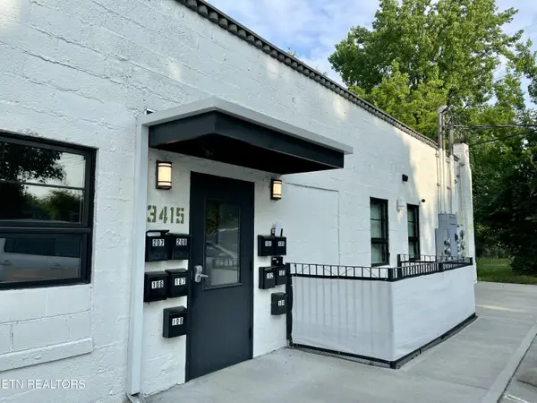 3415 N Broadway St #105, Knoxville, TN 37917