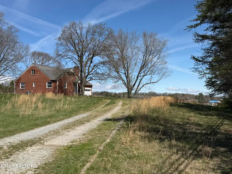 510 S Broad St, New Tazewell, TN 37825 - #2