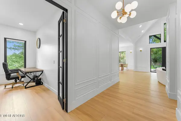 2188 Lakeview Rd, Lenoir City, TN 37772