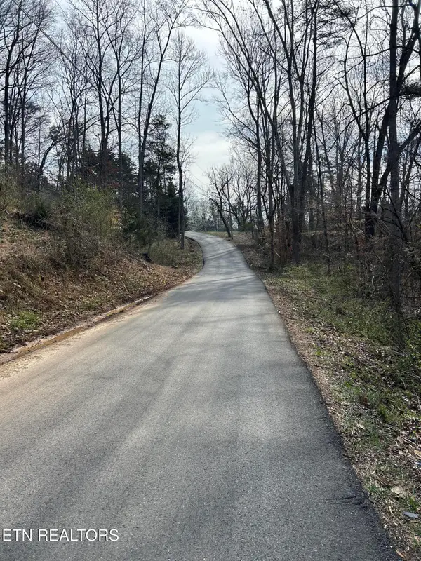 10513 Rather Rd, Knoxville, TN 37931