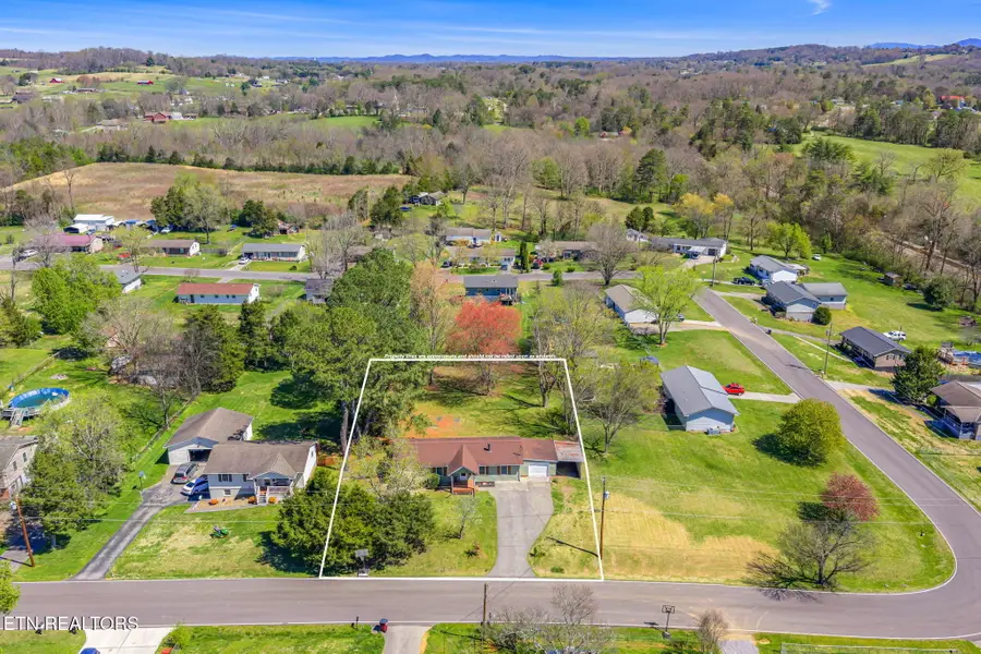 807 Lafollette Drive, Maryville, TN 37801 - #2