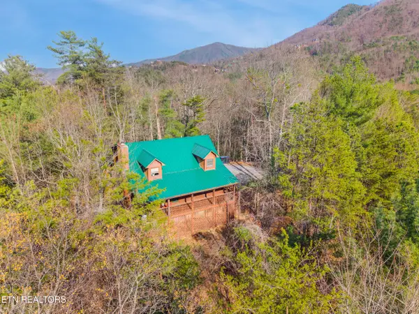 139 Little Round Top Lane, Townsend, TN 37882