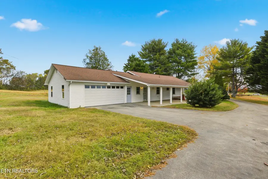 1438 W Hunt Rd, Maryville, TN 37801 - #2