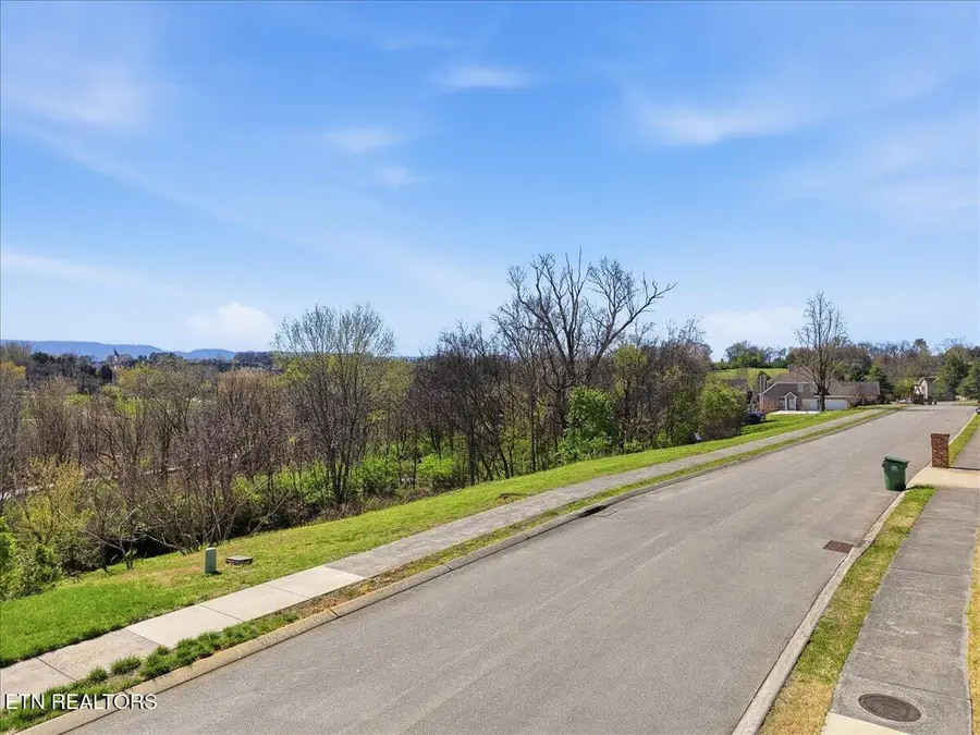 828 Brookshire Blvd, Maryville, TN 37803 - #3