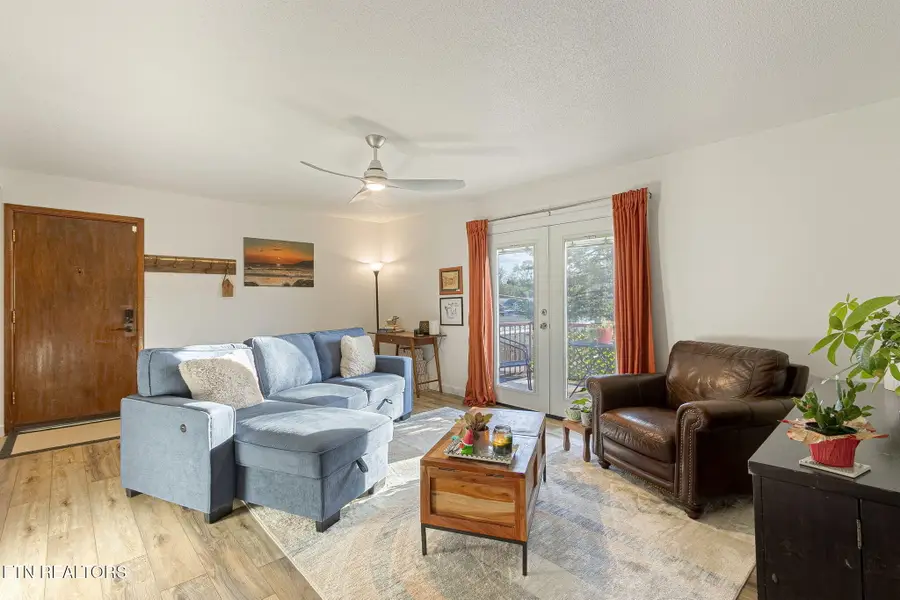 3104 N Broadway St #A-5, Knoxville, TN 37917 - #2