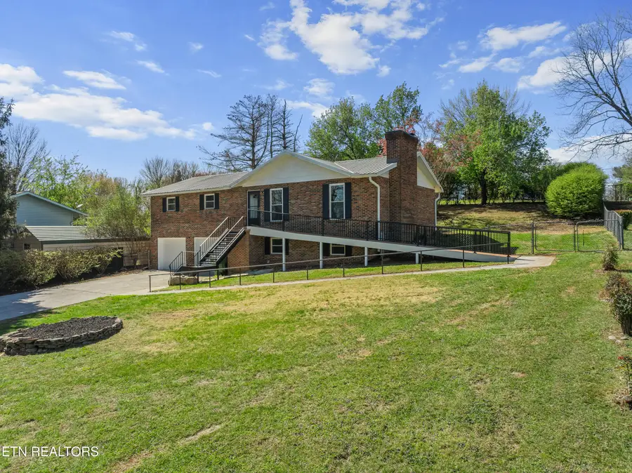 921 Brown School Rd, Maryville, TN 37804 - #3