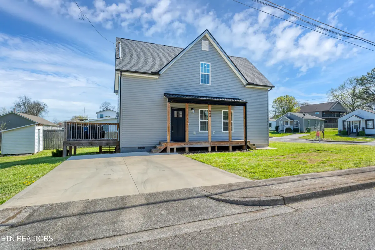 604 Middle St, Maryville, TN 37804 - #1