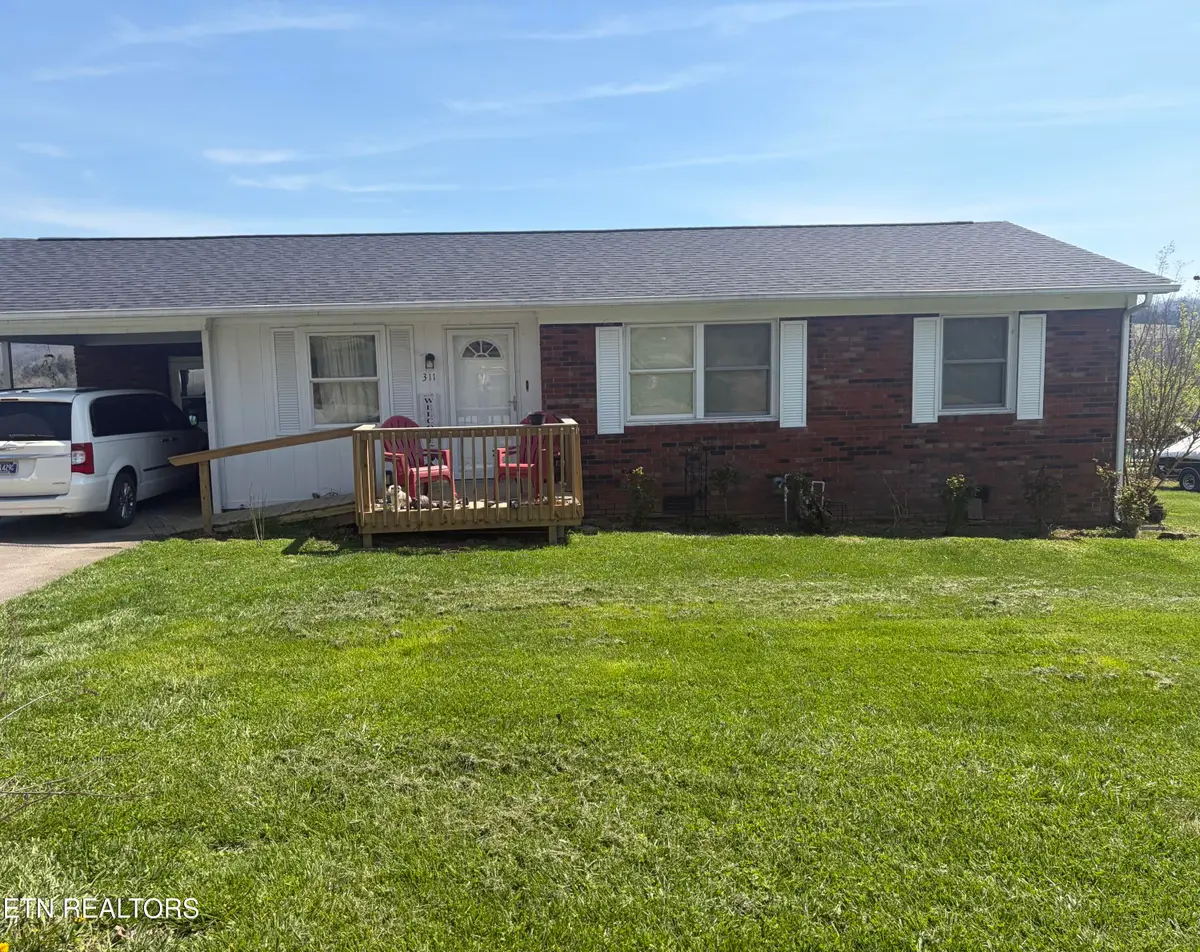 311 Whitaker St, Tazewell, TN 37879 - #1
