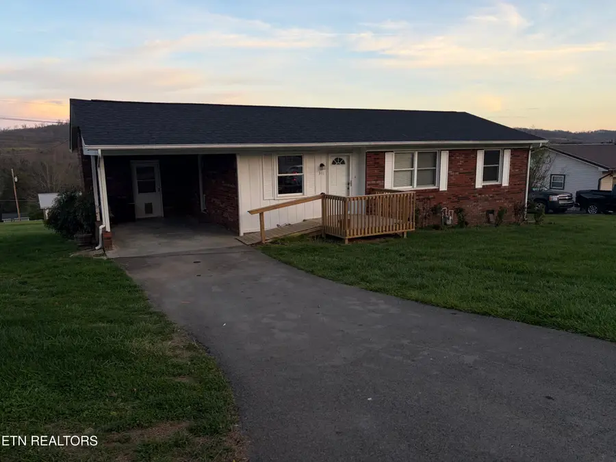311 Whitaker St, Tazewell, TN 37879 - #2