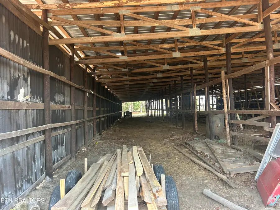 3102 Claysville Rd, Crossville, TN 38571 - #2