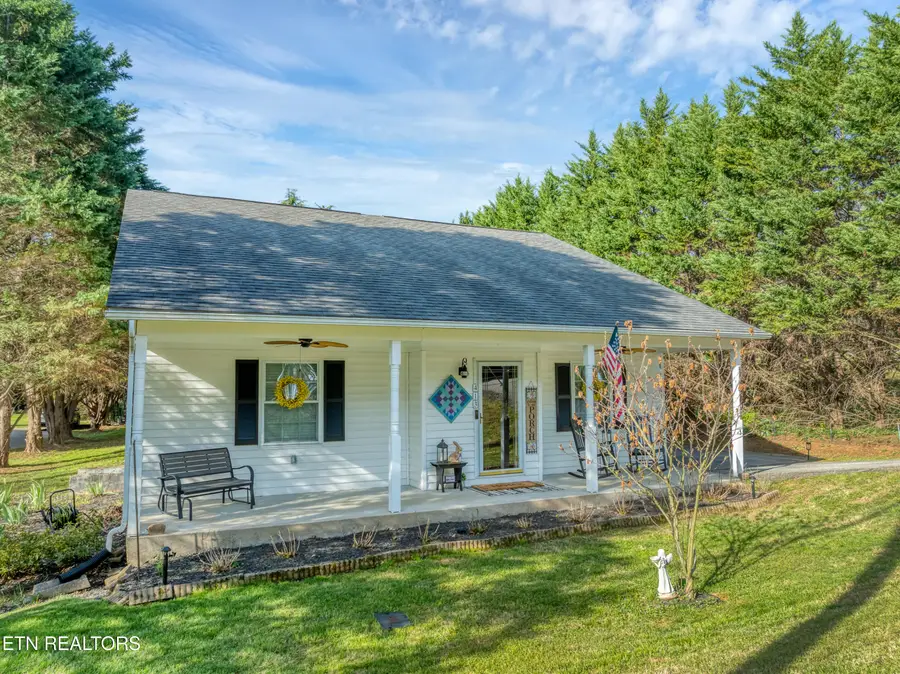 413 Sandy Springs Rd, Maryville, TN 37803 - #2