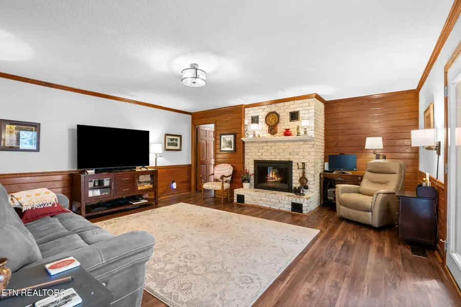 5921 Parkdale Rd, Knoxville, TN 37912 - #3