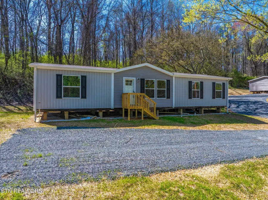 1019 S Gateway Ave, Rockwood, TN 37854 - #2