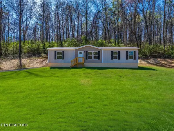 1009 S Gateway Ave, Rockwood, TN 37854