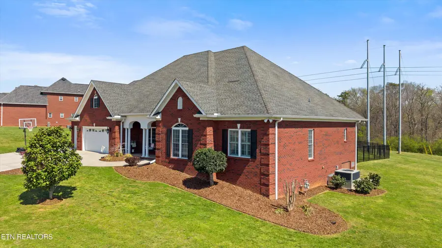501 Cheyenne Blvd, Lenoir City, TN 37772 - #2