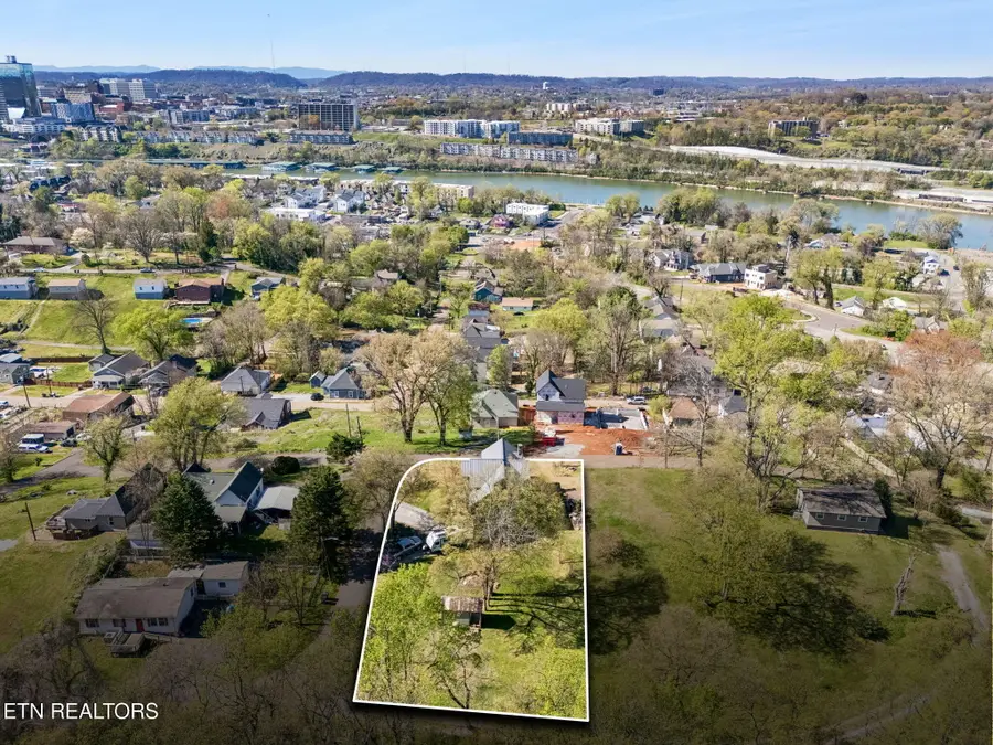 1102 Pedigo St, Knoxville, TN 37920 - #3