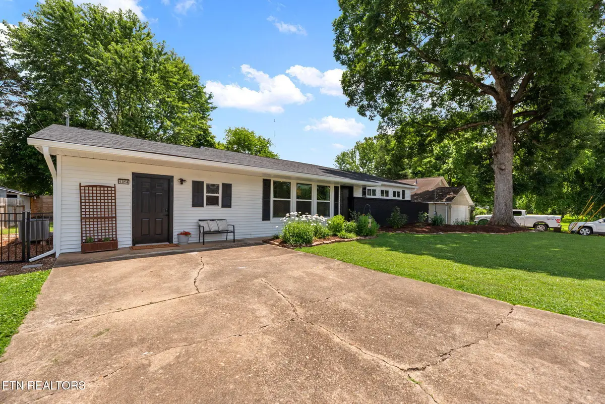 1314 E Walnut Grove Drive, Knoxville, TN 37918 - #1