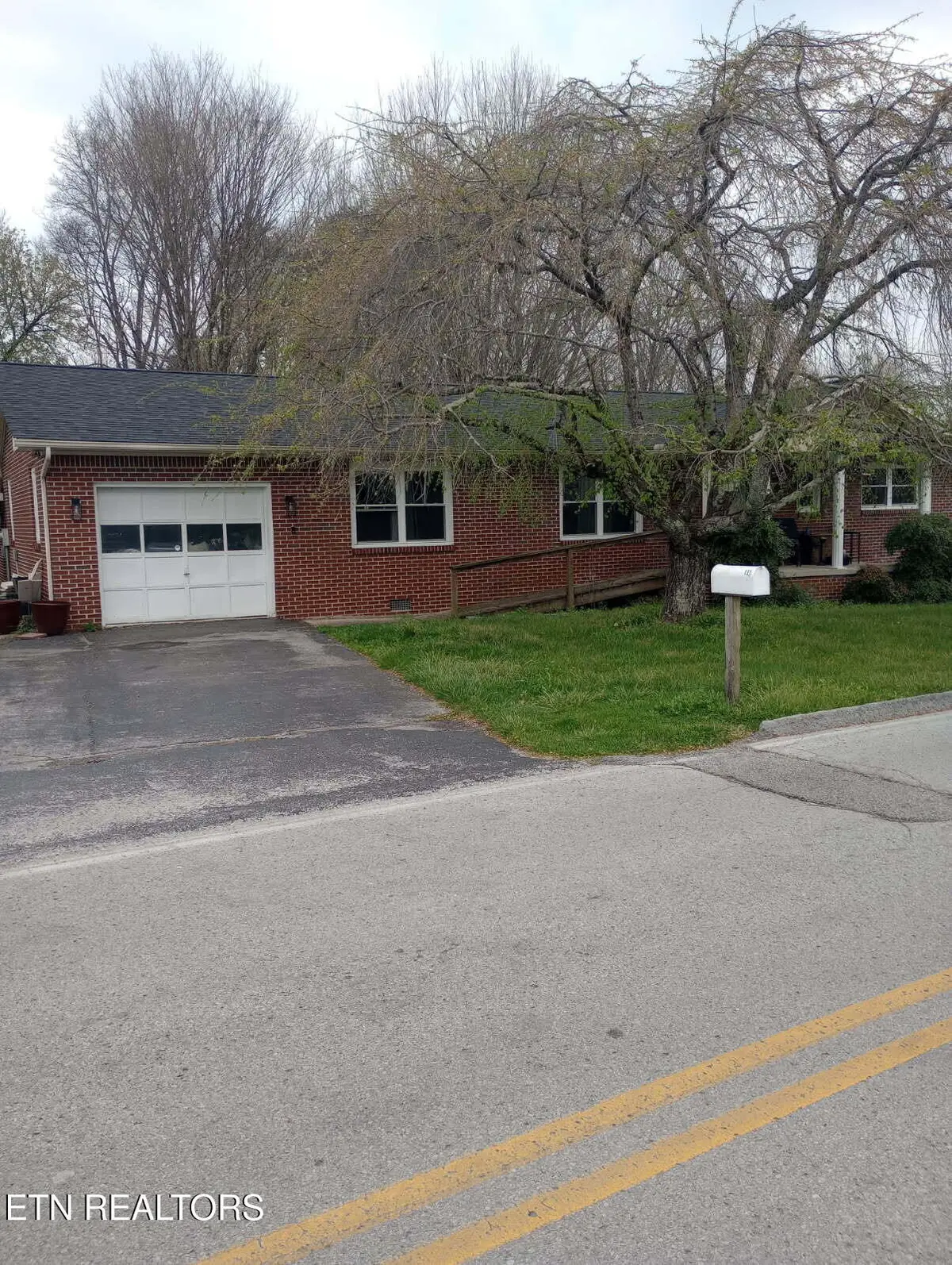 131 Old Watkins Rd, Crossville, TN 38555 - #1