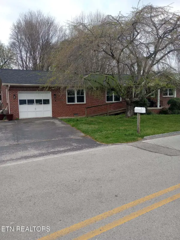 131 Old Watkins Rd, Crossville, TN 38555