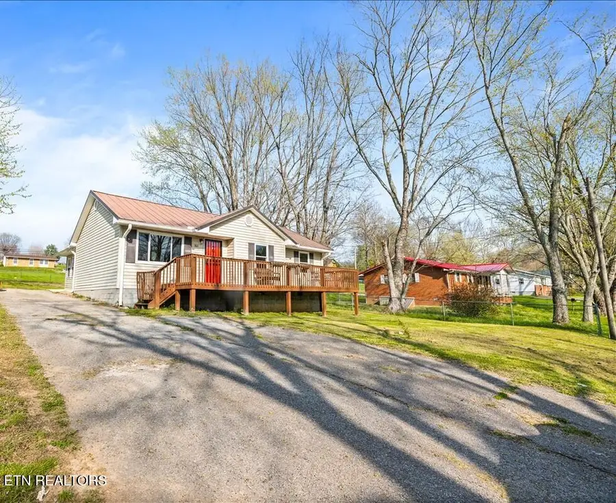 807 S 8th St, Lafollette, TN 37766 - #2