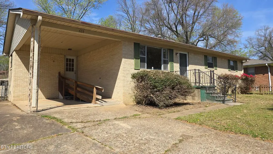 633 Melton Ave, Dyersburg, TN 38024 - #2