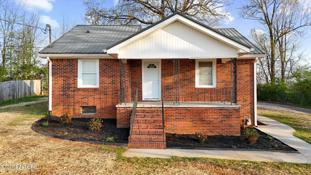 2445 Adams Ave, Knoxville, TN 37917 - #1